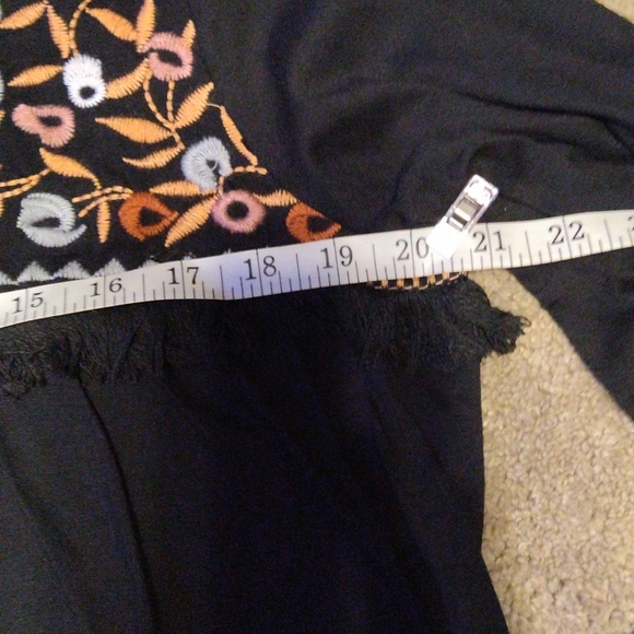 **SOLD**Rebecca Malone Blk blouse with fringe and decor Medium long sleeve - Picture 6 of 6